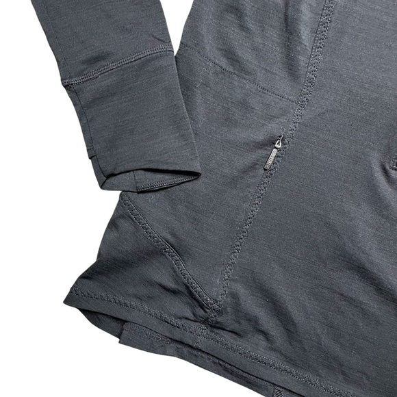 ATHLETA Illume UPF Fitted Top Black Size Medium - Picture 3 of 7
